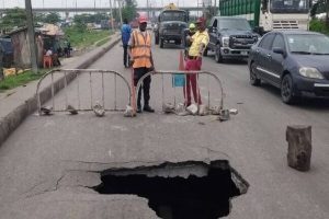 FG ON IJORA-OLOPA BRIDGE