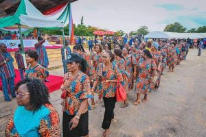 WORKERS ON AKEREDOLU