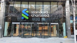 Standard_Chartered_headquarters_in_London-Front_view