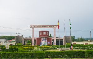 Ekiti_state_University_gate,_Ado-ekiti3