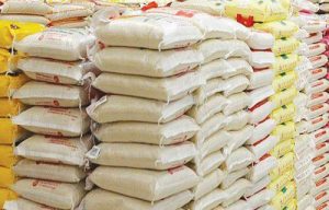 The Federal Government of Nigeria has handed over another round of 12,800 bags of grains and 3,000 bags of garri to the government of Ekiti State.