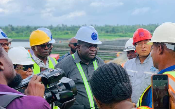 Gov. Otu inaugurates solar power project for rural communities
