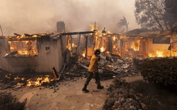 California: Homes destroyed, several perosn injured after Mountain fire explodes in Ventura