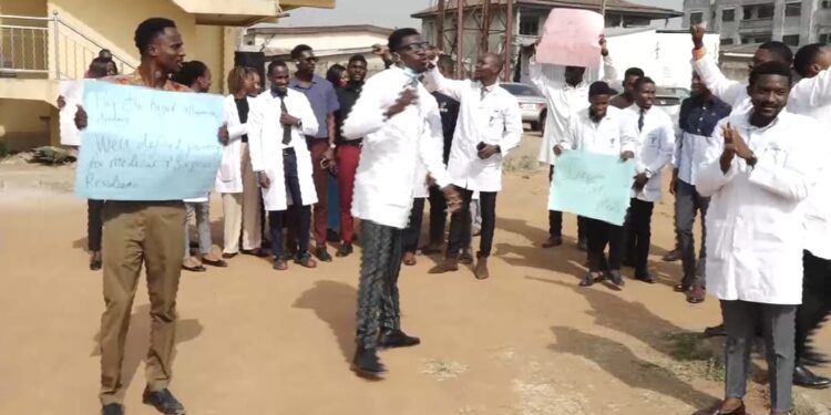 UNIMED doctors protest non-implementation of minimum wage