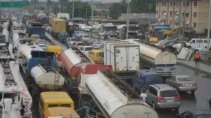 Gridlock continues on Lagos island despite FG’s reopening order