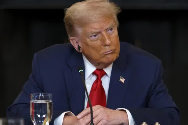 US President Trump threatens 35% tariffs on Canadian imports starting August 1