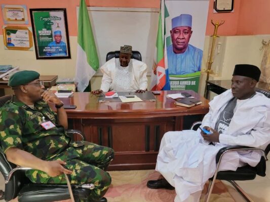 f8c52ffa-0160-4b93-ba4b-74e38381f752