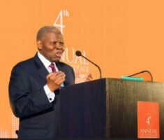 Dr.-Christopher-Kolade-1-768×654