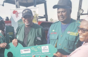 2000-tractors-520×340