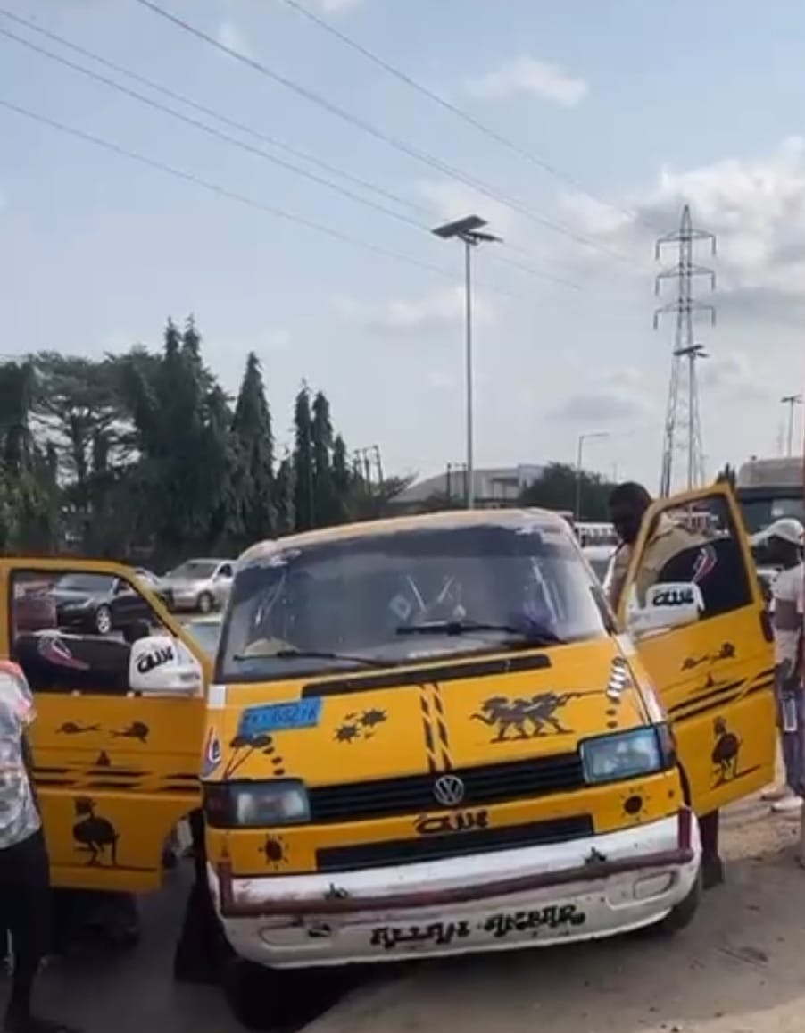 Fleeing Lagos Commercial Bus Driver Stabs LASTMA Official With Broke Bottle